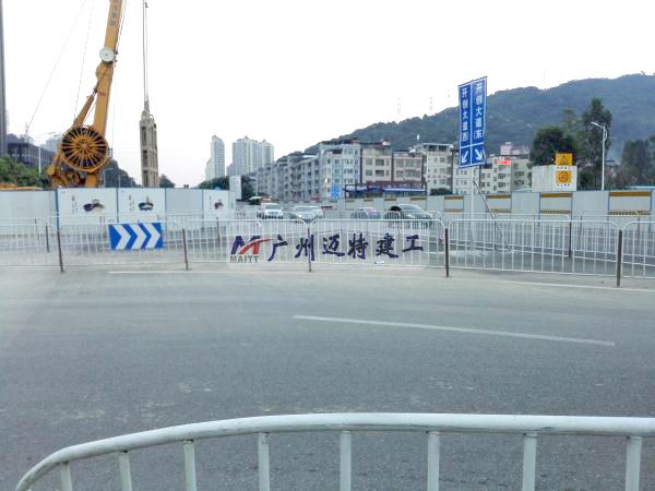 广州地铁暹岗站土建施工现场围蔽和交通疏导